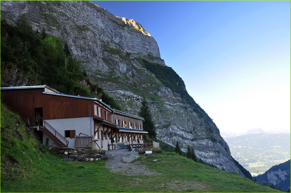 refuge folly samoens reference anc