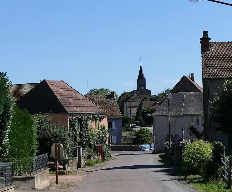 saint Symphorien des Bois le bourg